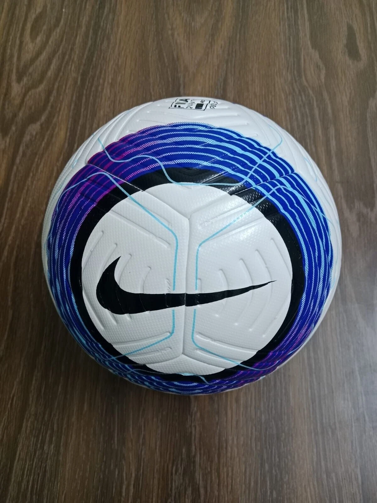 Premier League Soccer Ball Size 5 – 2024/25 Flight Style Premier League Soccer Ball Size 5 2024/25 Flight Style